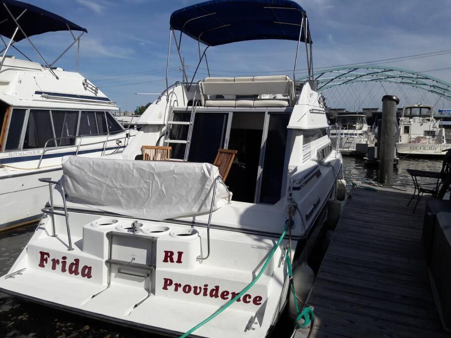 Yacht Stay Providence Marina المظهر الخارجي الصورة